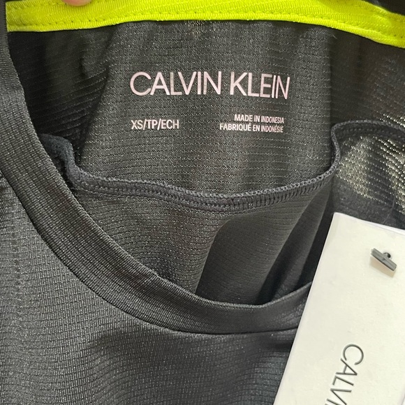 NWT Men’s X-Small Calvin Klein Short Sleeve Quick Dry Stretch Tee In Black - Picture 6 of 9